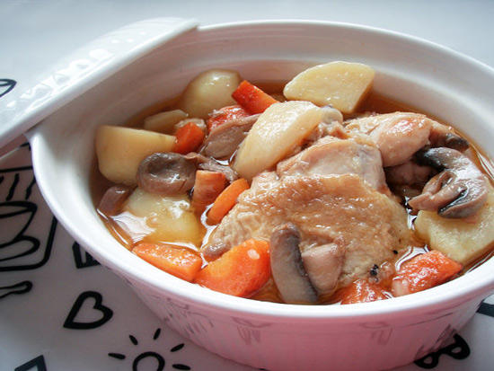 Курица в горшочке